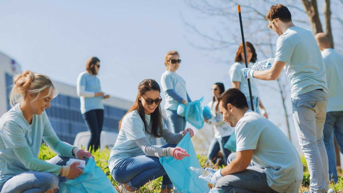 Discover the Power of Volunteering: How it Benefits Civil Society and Individuals homeless shelter, tutoring disadvantaged children Discover the Power of Volunteering: How it Benefits Civil Society and Individuals homeless shelter, tutoring disadvantaged children