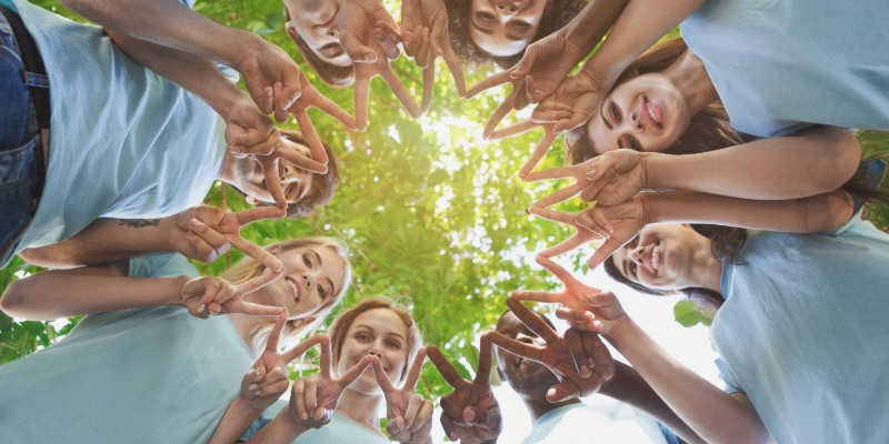 Engaging the Next Generation: Youth Environmental Activism and Civil Society By connecting and sharing Engaging the Next Generation: Youth Environmental Activism and Civil Society By connecting and sharing