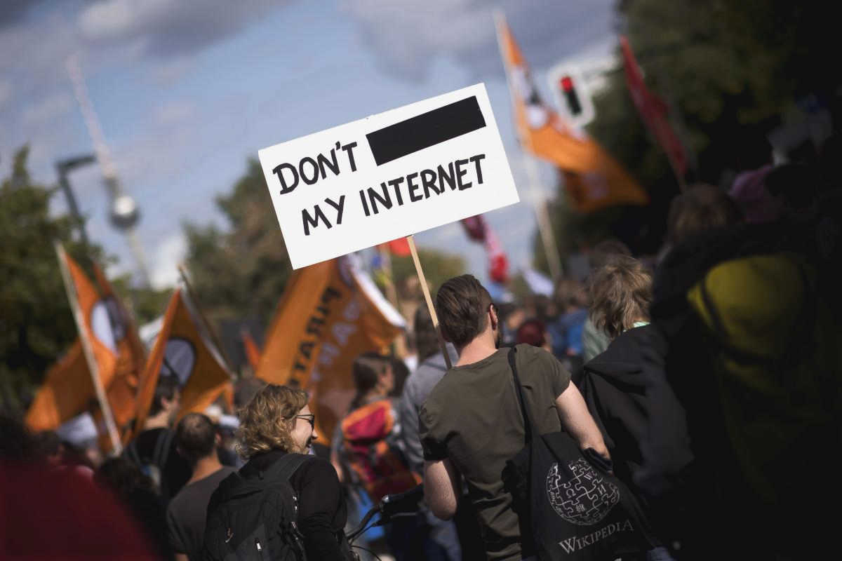 The Impact of Online Censorship on Freedom of Speech: Strategies for Resisting and Overcoming in Civil Society support for resistance