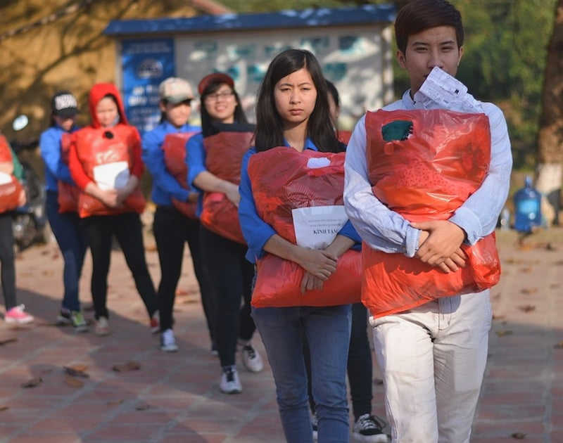 Volunteer Abroad: Making a Lasting Impact on Both Volunteers and Local Communities transformative experience that